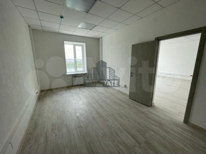 Офис в центре города с парковкой 500м