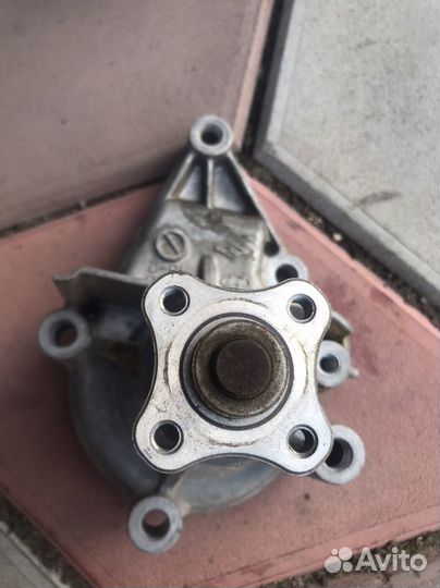 Помпа на hyundai accent