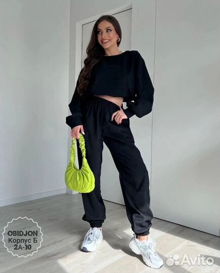 Спортивный костюм женский