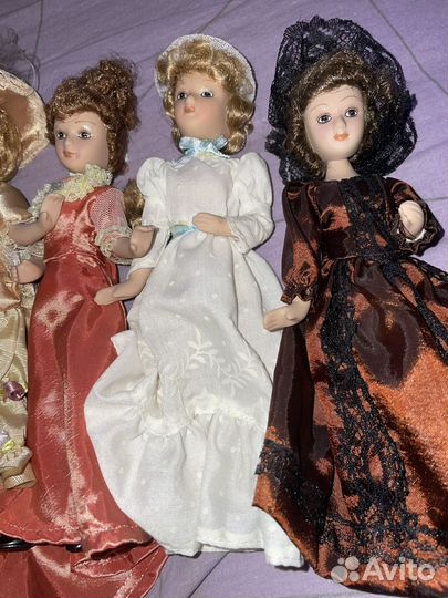 Кукла фарфоровая