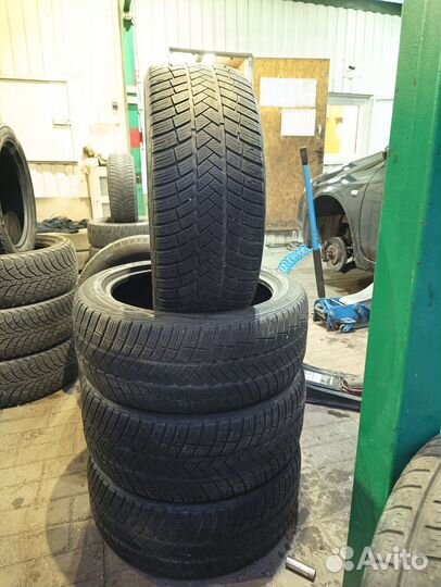 Vredestein ArcTrac 235/45 R18