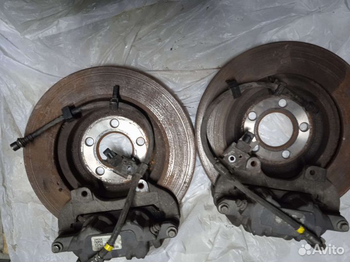 Комплект передних тормозов dodge Charger LD