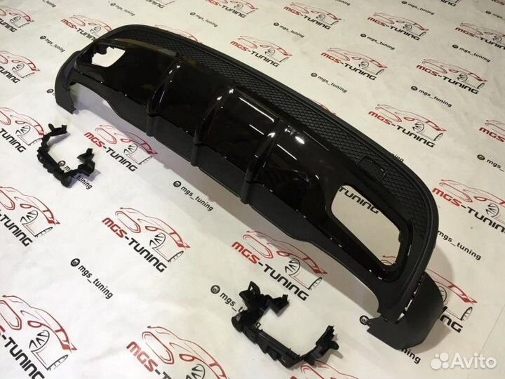 Черный диффузор Mercedes GLA 45 AMG