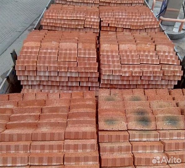 Строительный кирпич