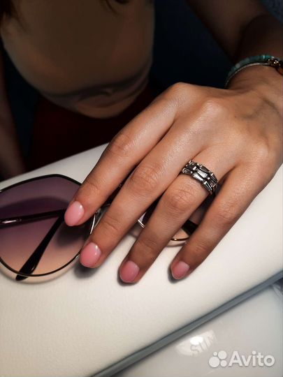 Модель на маникюр