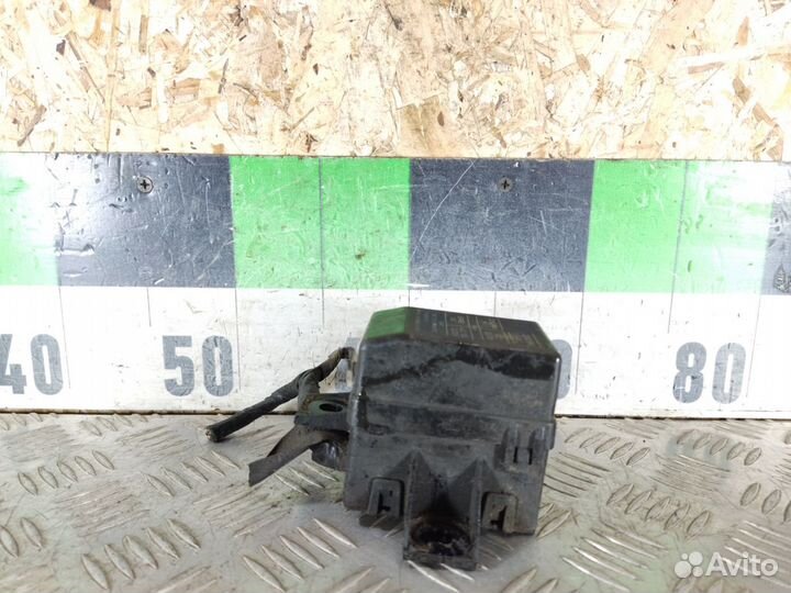 Блок предохранителей моторный Mitsubishi Carisma 2