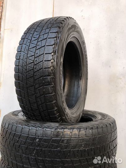 Bridgestone Blizzak DM-V1 235/65 R17