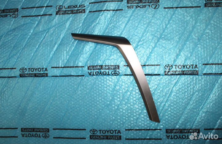 Накладка внутренней ручки двери Рав 4 -4 перед R