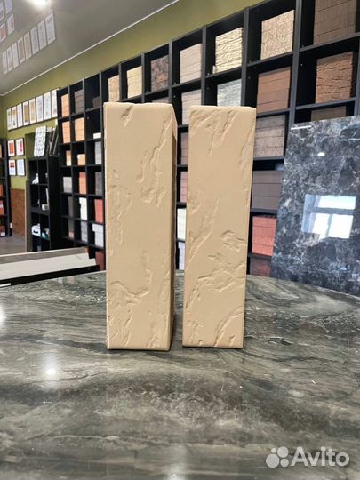 Лицевой кирпич белый рустик жкз