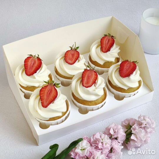 Капкейки с ягодами на праздник в подарок