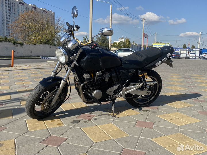 Yamaha XJR-400