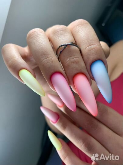 Маникюр и педикюр