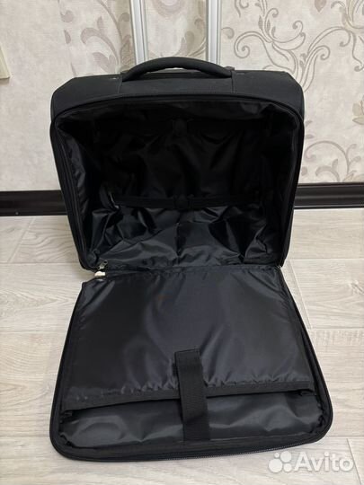 Чемодан на колесах