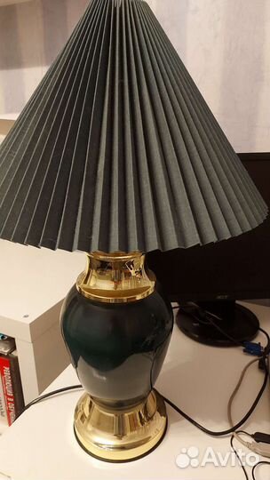 Лампа настольная зеленая