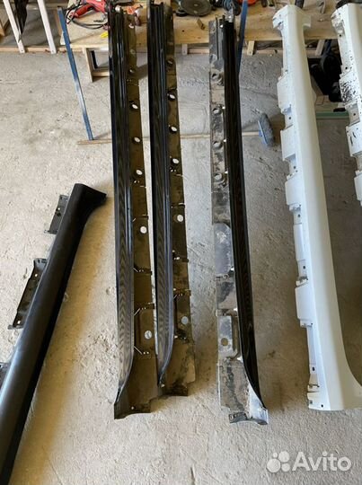 Пороги Toyota camry V70 оригинал черные