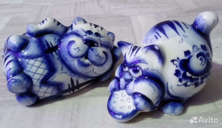 Статуэтка кошка