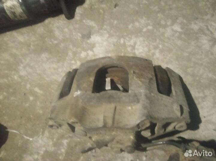 Суппорт передний правый BMW 5 e60 бмв 5 е60