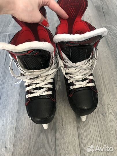 Коньки хоккейные бауер 36