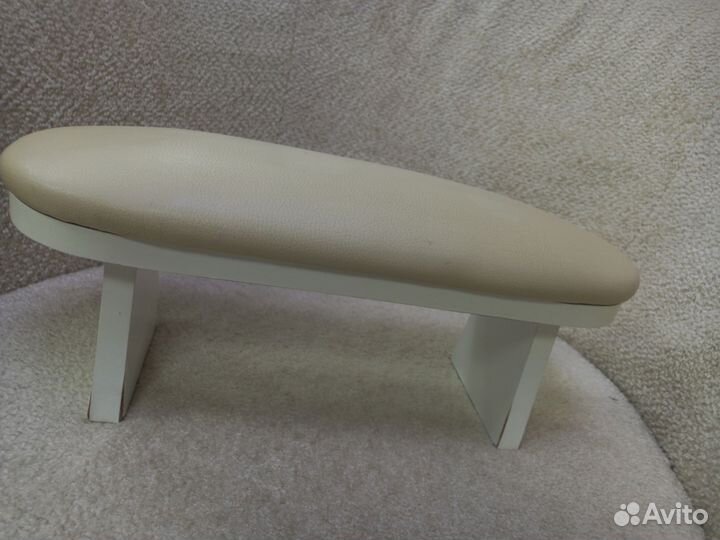 Подставка для рук маникюрная бу