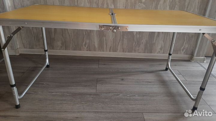 Стол складной с регулировкой высоты