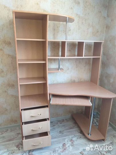 Компьютерный стол