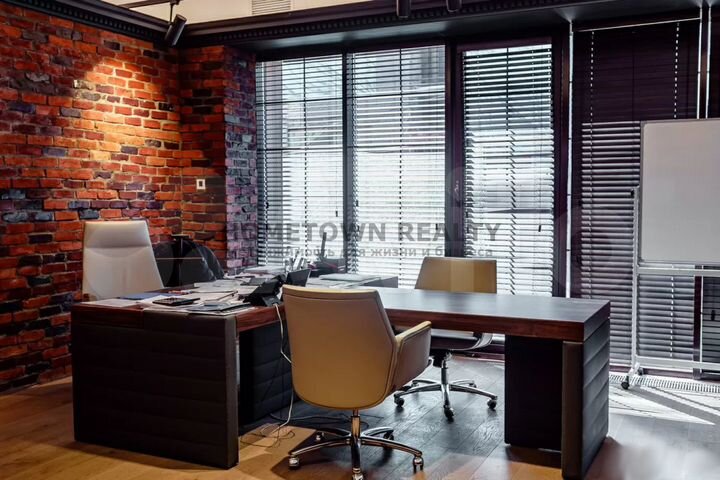 2-х этажное Здание с Арендатором - 798 м²