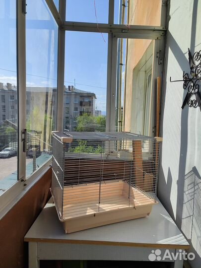 Продам металлическую клетку для птиц