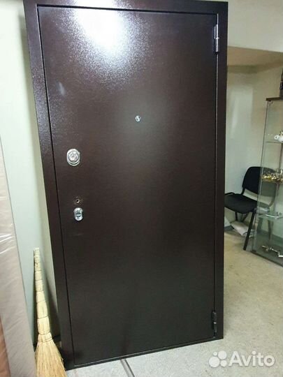 Двери межкомнатные и металлические