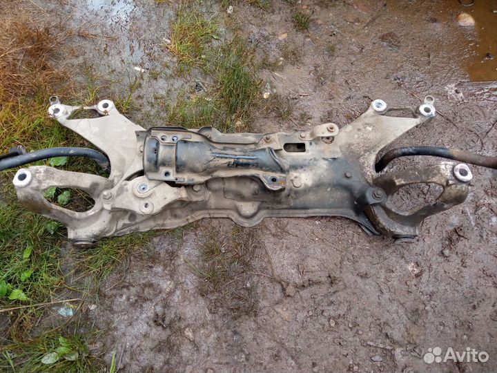 Балка подмоторная подрамник Honda civic 8 5D