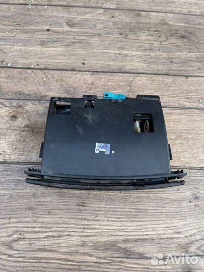 Пепельница Mercedes-Benz S220