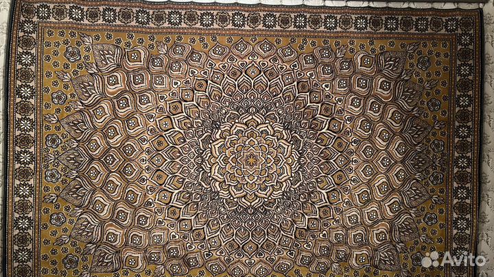 Ковер шерстяной