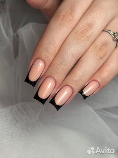 Маникюр и педикюр на дому