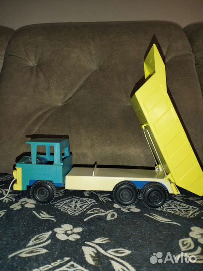 Игрушка детская времён СССР самосвал