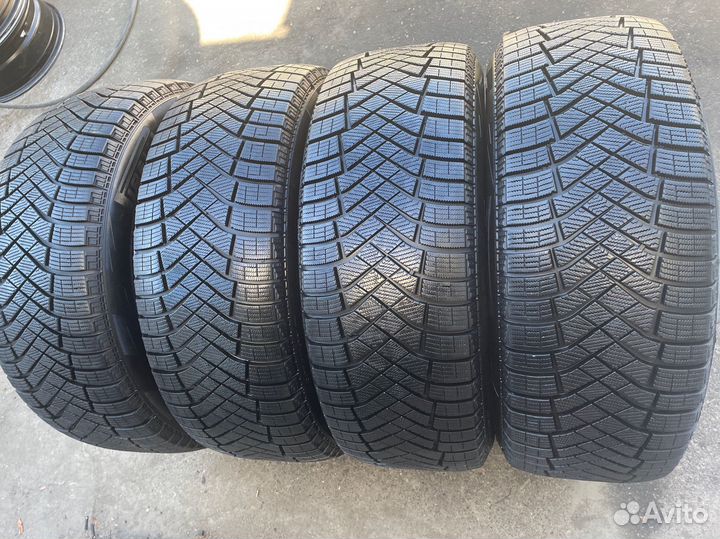 Pirelli Ice Zero FR 235/55 R19