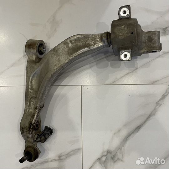 Рычаг передний нижний правый Infinity QX70