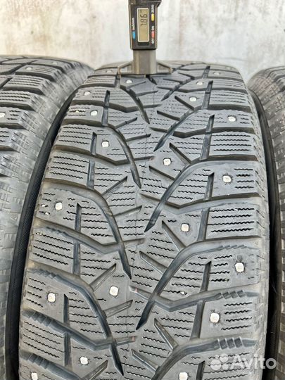 Bridgestone Blizzak Spike-02 215/60 R16