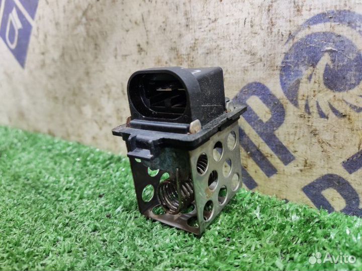 Резистор вентилятора Renault Fluence седан 1.6 K4M