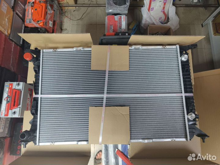 Радиатор охлаждения audi Q5 Q3 Macan