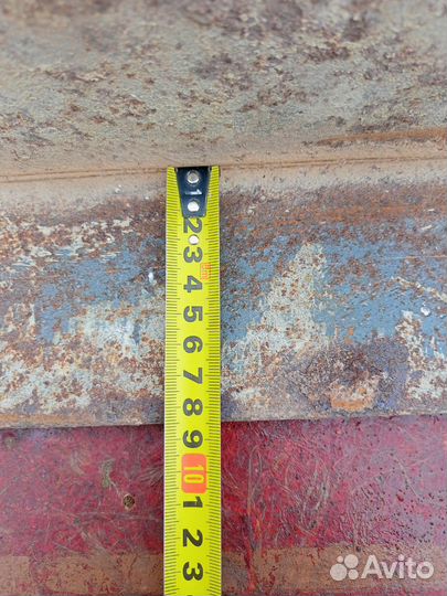 Угол металлический