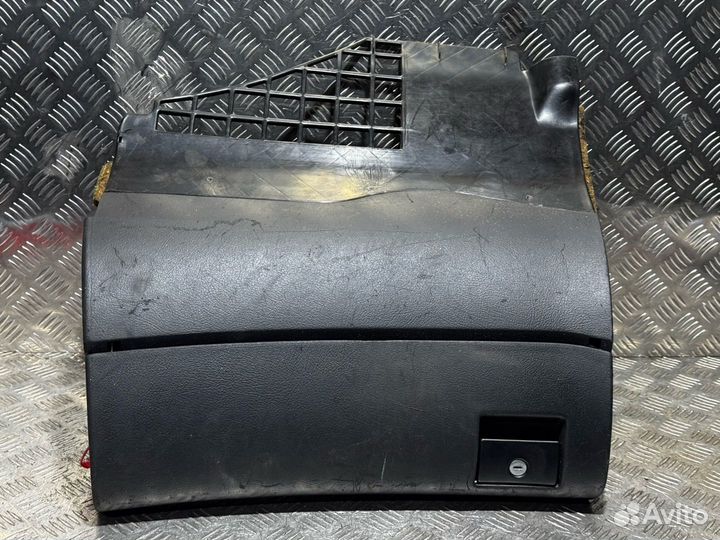 Бардачок Audi A4 B5 1995