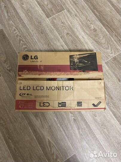Монитор LG 18.5