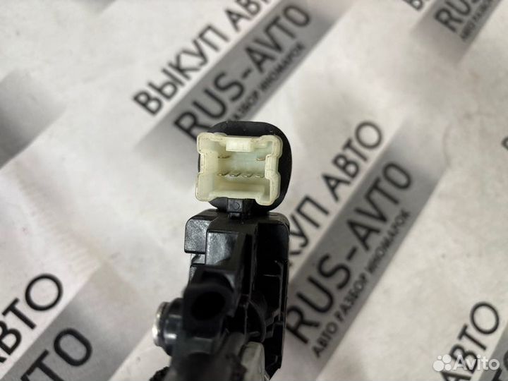 Моторчик стеклоподъемника передний правый Infiniti