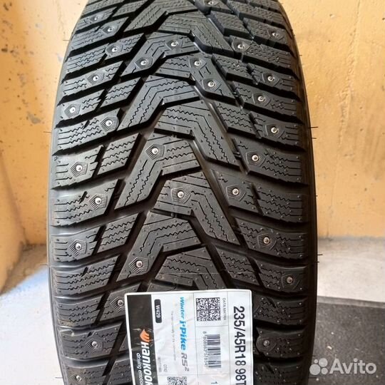 Hankook Winter I'Pike RS2 W429 235/45 R18 98T