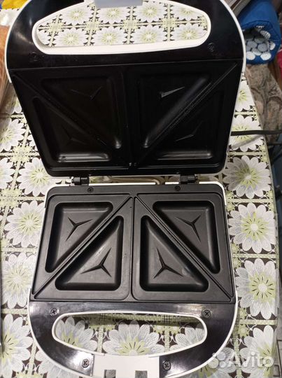 Сендвичница