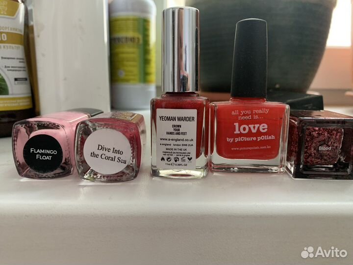 Лак для ногтей красный, розовый