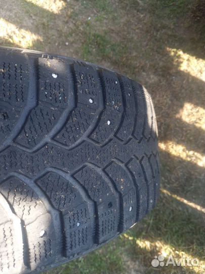 Bridgestone Blizzak Spike-01 195/60 R15