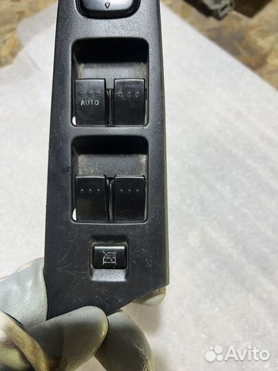 Блок управления стеклоподъемниками Mazda 3 BK