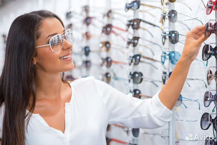 Продавец-консультант в магазин оптики