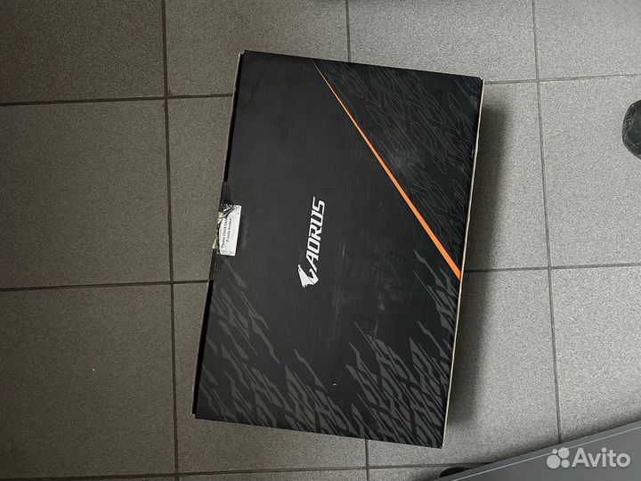 Коробка от ноутбука Aorus 15p