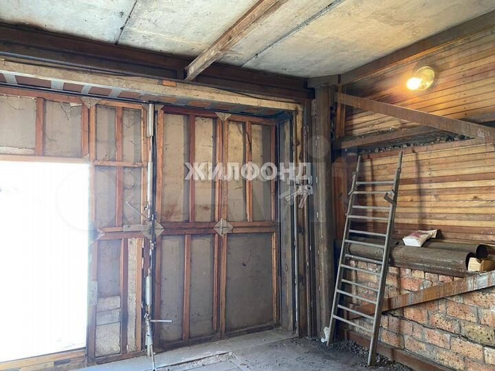 Гараж, > 30 м²